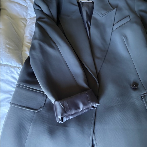 Good American woman’s Carbon Gray Blazer - Classic Tailored Fit - Picture 3 of 5